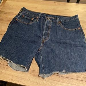Levi’s 501 Shorts 32